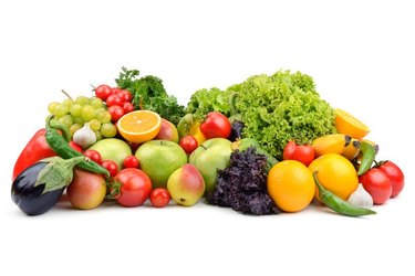 水果和蔬菜孤立在白色背景
