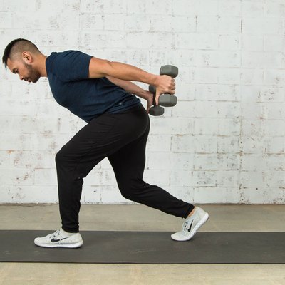 Mike Donavanik demonstrates a lunge with triceps extension