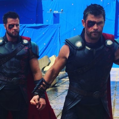 Chris Hemsworth and stunt double Bobby Holland Hanton on the set of “Thor: Ragnarock”