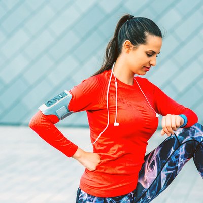 Women resting during her HIIT workout