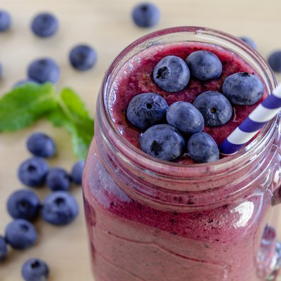 Blueberry and Blackberry smoothie shakes