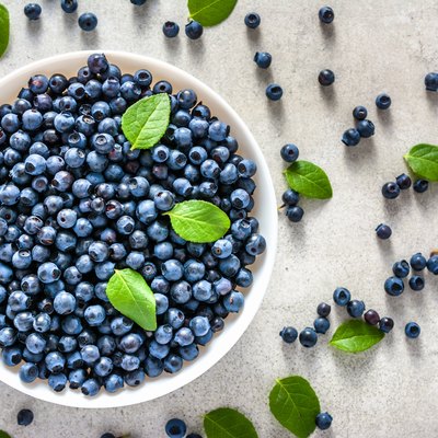 Fresh blueberry on plate, organic food and healthy super foods concept