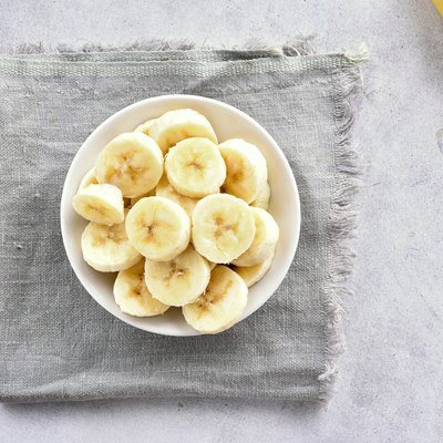 Banana slices in bowl