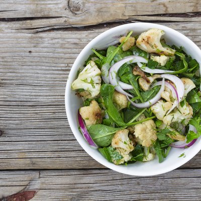 Spanach, Healthy Eating, Salad with spinach, vegetables, Top vie
