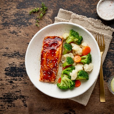 Salmon and vegetables dinner for healthy keto diet foods