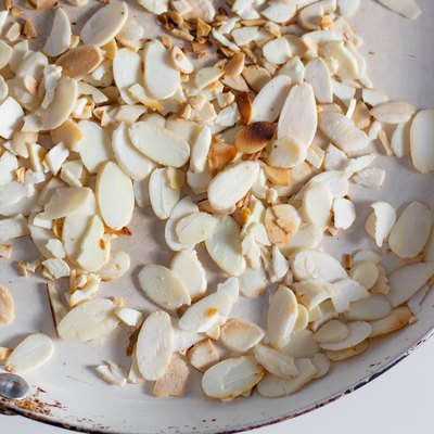 Toasting almond slices