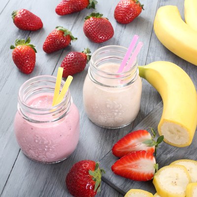 banana and strawberry smoothie