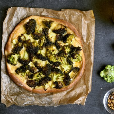 Pizza with broccoli