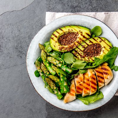 Grilled chicken as part of a low-carb diet for blood sugar