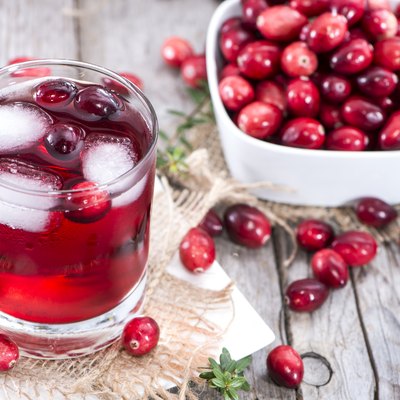 Fresh Cranberry Juice and Cranberries in a bowl