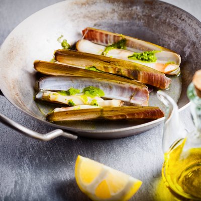 Grilled razor clams