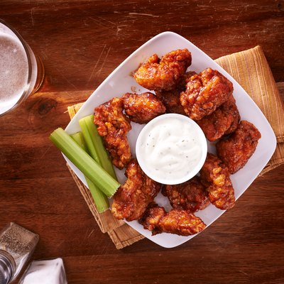 bbq buffalo chicken wings with beer