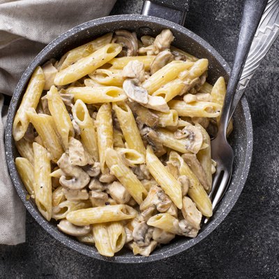 Pasta with chicken and mushroom
