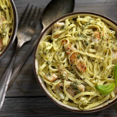Linguine with Grilled Chicken and Basil Pesto Sauce