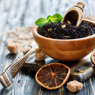 Black tea with bergamot and flower petals.