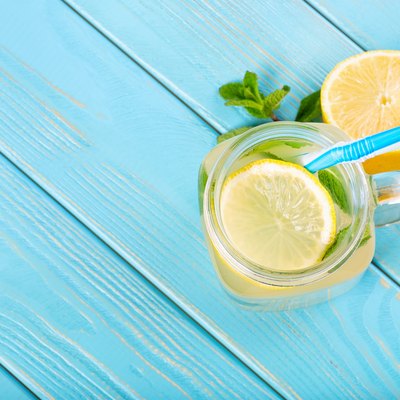 lemonade in mason jar