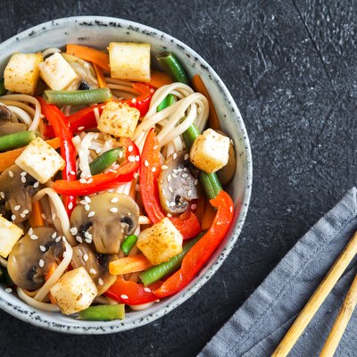 Stir fry with noodles, tofu and vegetables