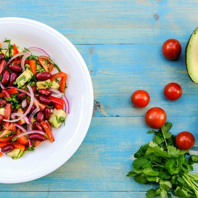 Healthy Vegetarian Avocado and Kidney Bean Summer Salad