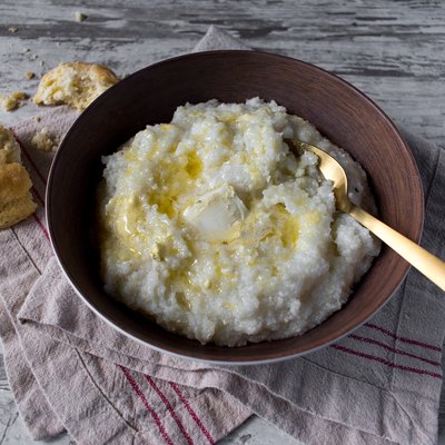 southern grits with biscuits
