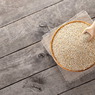 quinoa seeds in bowl