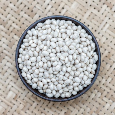Great Northern beans in bowl