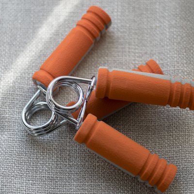 gripper, to exercise hand strength