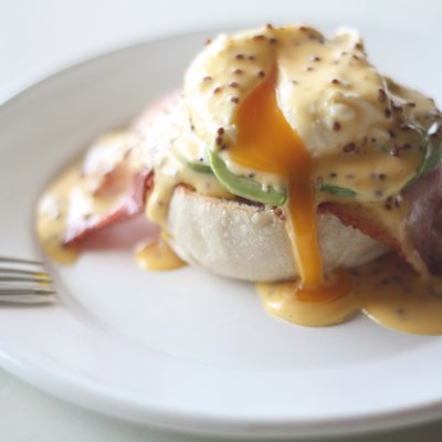 Eggs benedict