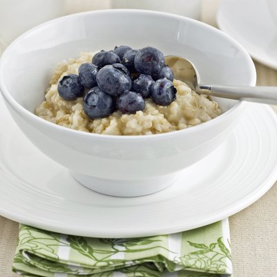 Oatmeal with blueberries
