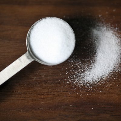 Baking soda or sodium bicarbonate, tea spoon, dusted