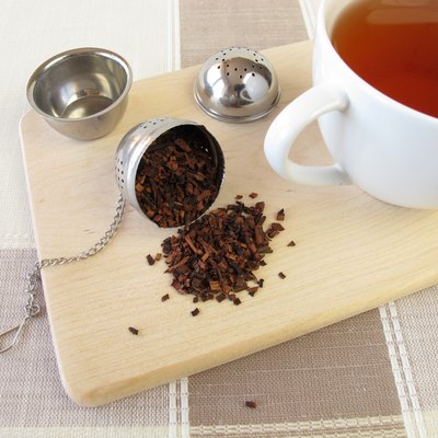 Honeybushtea and tea infuser ball