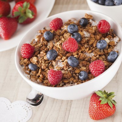 muesli with berries