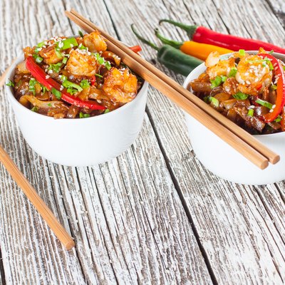 Fried rice noodles with shrimp.