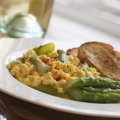Scrambled Egg and Asparagus with Toasts