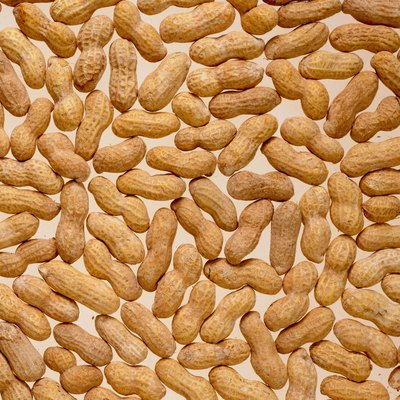 Whole shelled peanuts