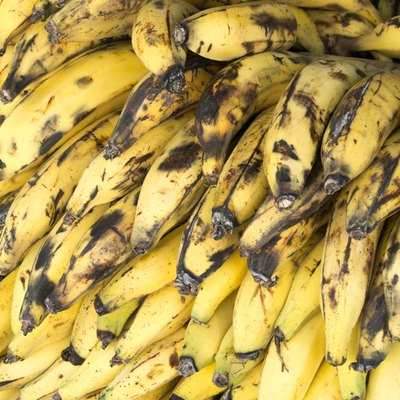 Bananas Penca de plátanos machos en el mercado