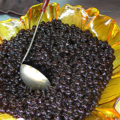 The close view of black tapioca balls