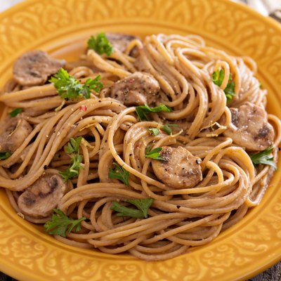 Mushroom whole wheat spaghetti