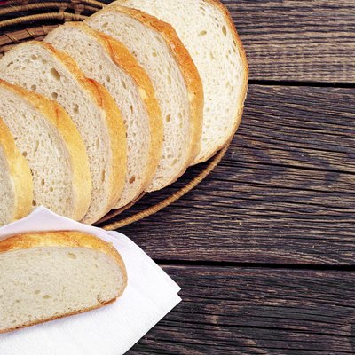 Slices white bread