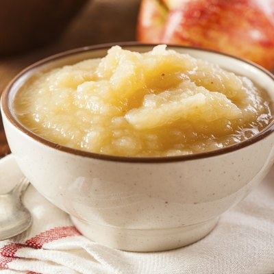 Healthy Organic Applesauce with Cinnamon