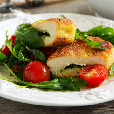 Chicken cutlet with a salad with arugula