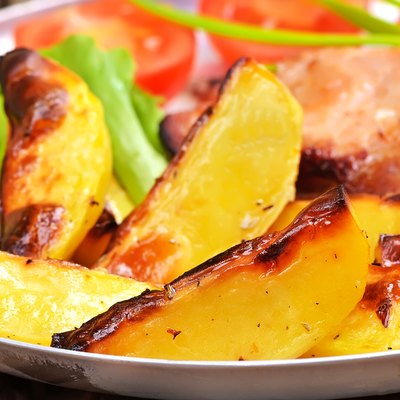 Fried potato wedges