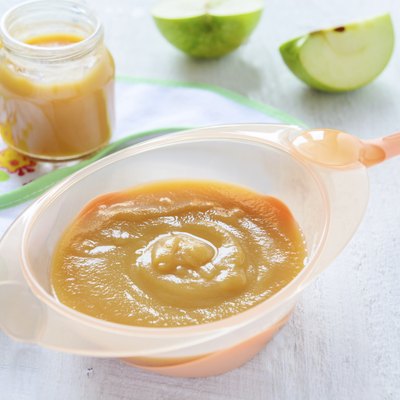 Healthy baby nutrition: apple puree
