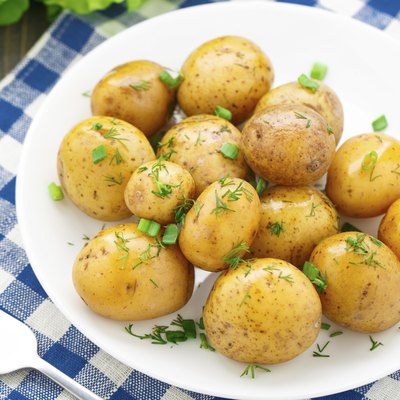 Potato with dill and scalliom