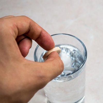 Dropping Effervescent/Fizzing Tablets/Pills in a Glass of Water