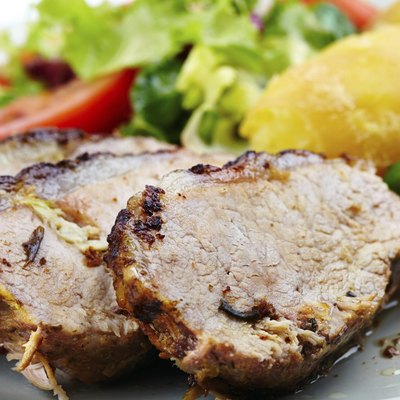 Baked tenderloin with salad