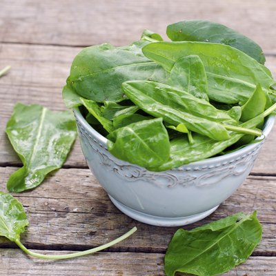 Fresh spinach in a bowl