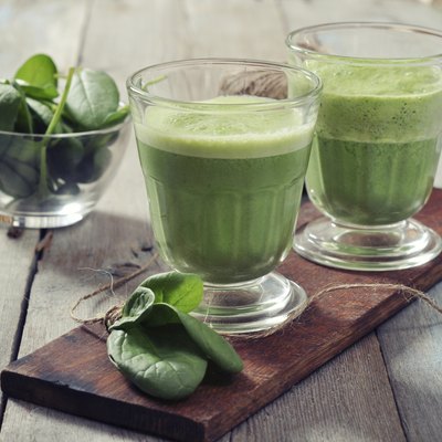 Apple and spinach smoothie