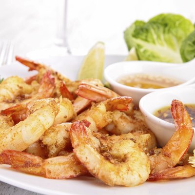 fried shrimp and sauce