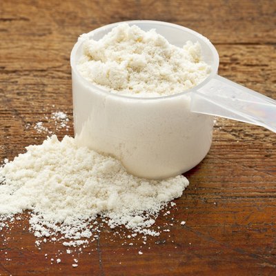 white powder of whey protein