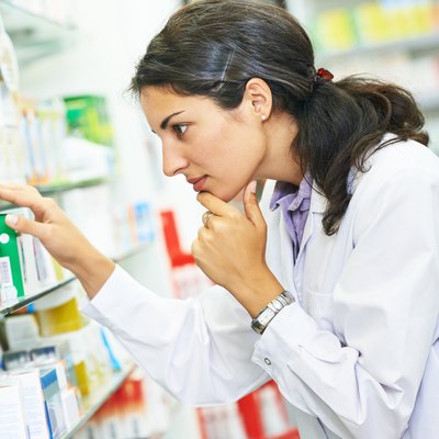 Pharmacutical chemist worker